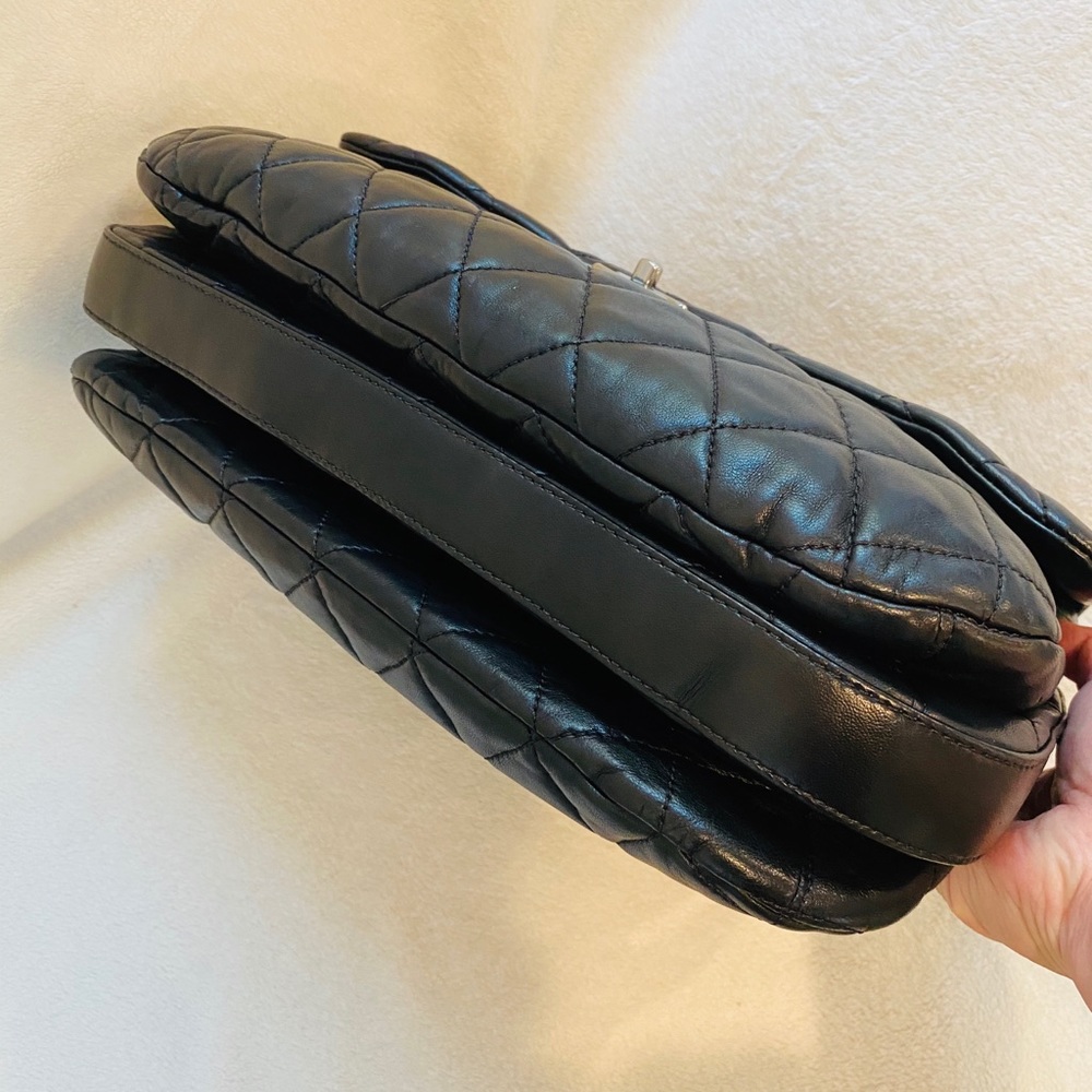 💓Sold💓Large Chanel Square Flap - Picture 5 of 16